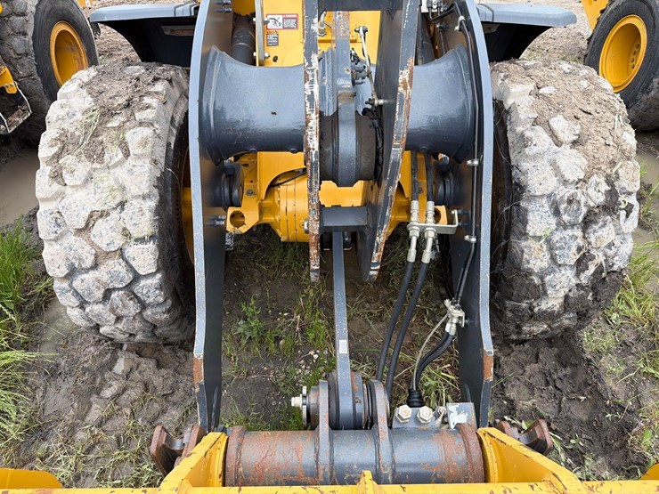 2023-deere-544p-image-8