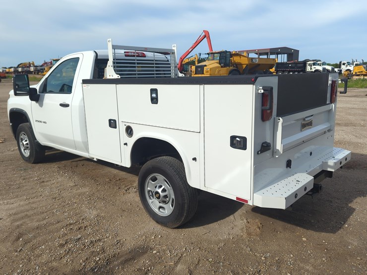 2023-chevrolet-2500-image-5