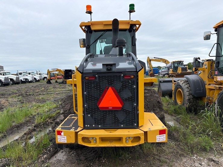 2023-deere-544p-image-7