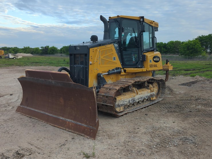 2022-deere-700l-xlt-image-2