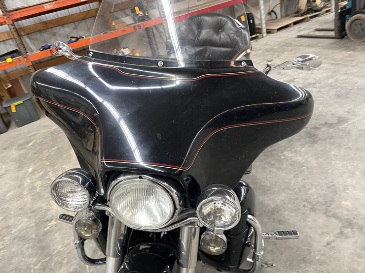 #210-•-2001-harley-davidson-ultra-classic-motorcycle-(has-wi-title)-image-10