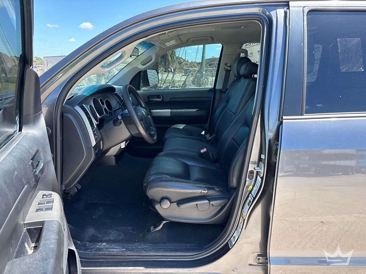 2013-toyota-tundra-image-11