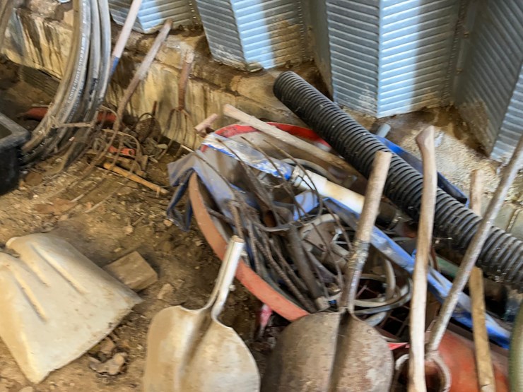 farm-supplies-**sold-onsite-only,-no-online-bids-will-be-accepted**-image-4
