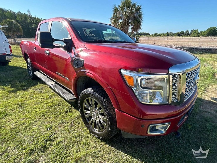 2016-nissan-titan-image-2