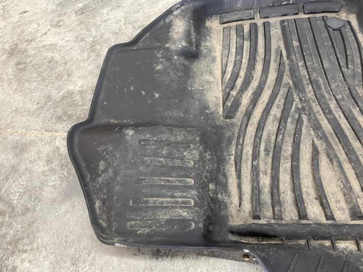2020-ford-f150-image-22