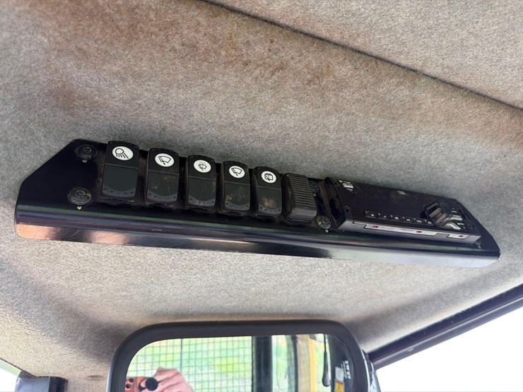 2019-caterpillar-d6n-lgp-image-30