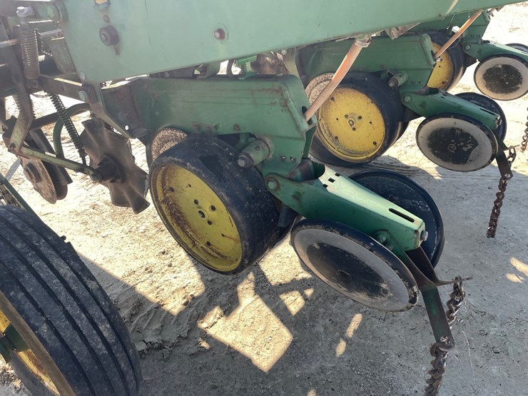 john-deere-7000-image-33