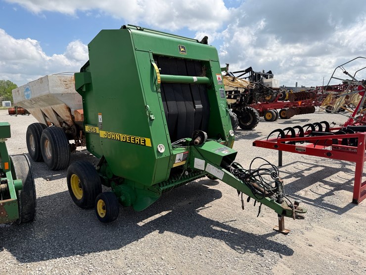 1999-john-deere-456-image-1