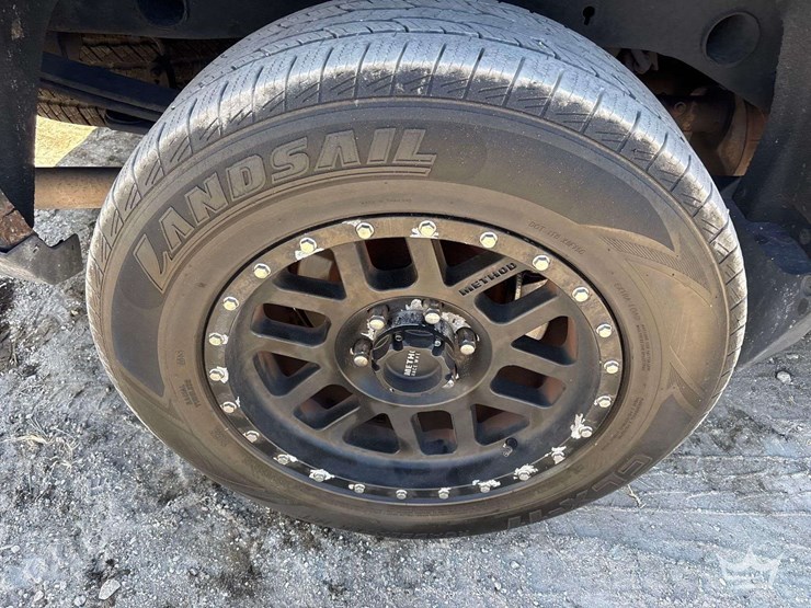 2014-chevrolet-silverado-1500-image-30