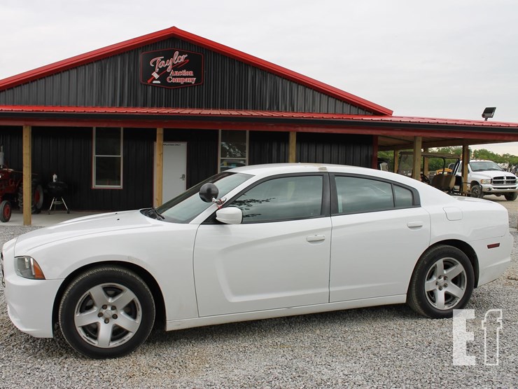 2014-dodge-charger-image-1