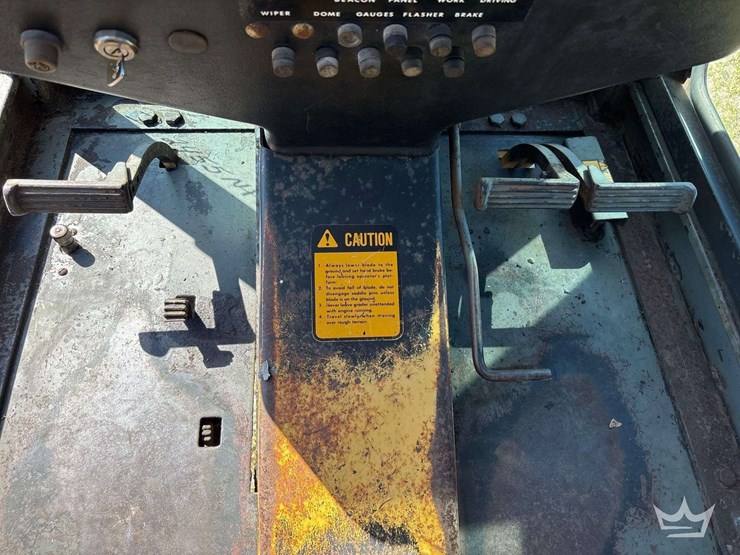 1986-deere-570a-image-33