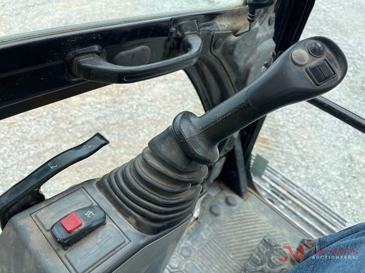 caterpillar-320-image-19