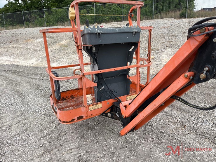 2016-jlg-340aj-image-9