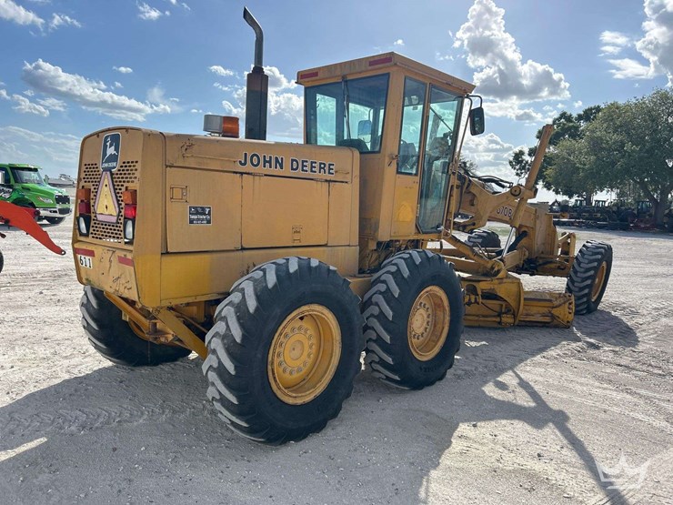 1992-deere-670b-image-3