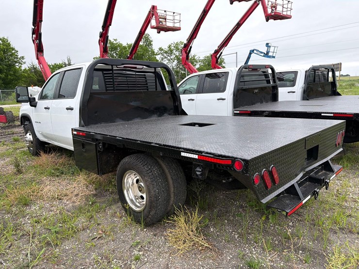 2022-chevrolet-3500-image-4