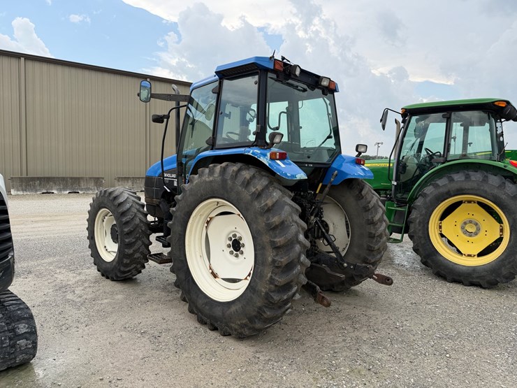 2002-new-holland-ts110-image-11