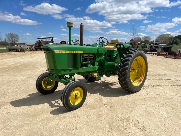 john-deere-2510-image-1
