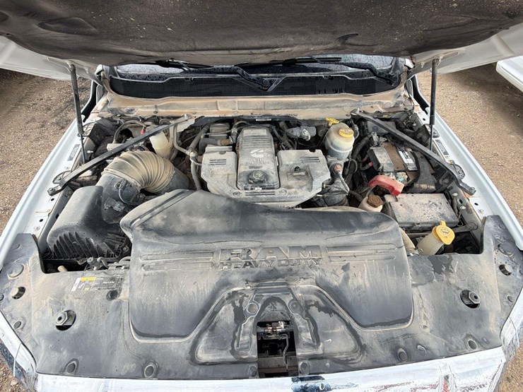 2022-dodge-3500-image-30