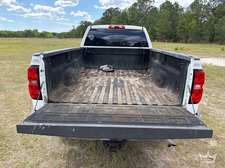 2015-chevrolet-silverado-2500hd-image-9