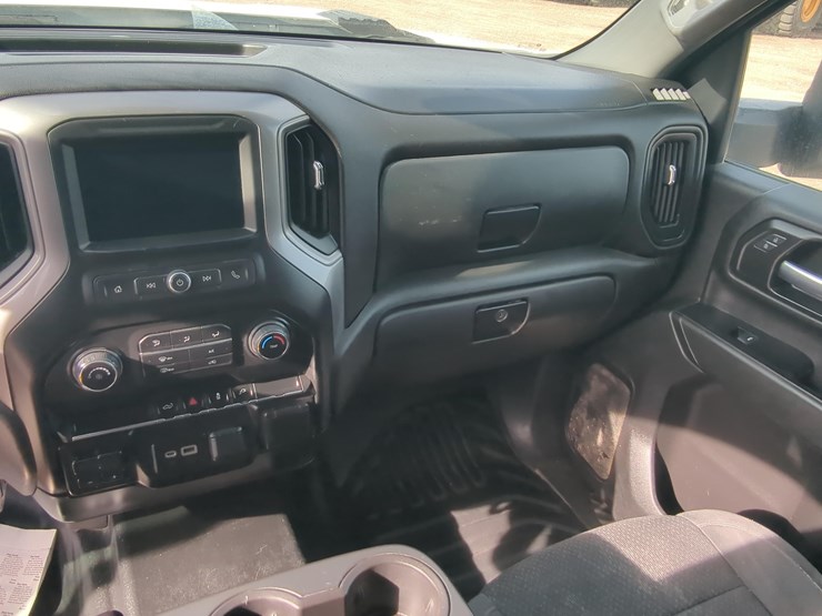 2022-chevrolet-2500-image-11