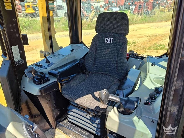2019-caterpillar-d6n-lgp-image-34