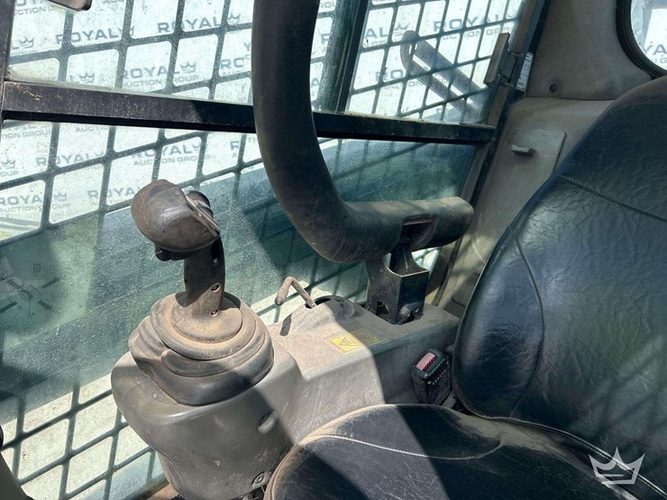 2014-caterpillar-259d-image-16