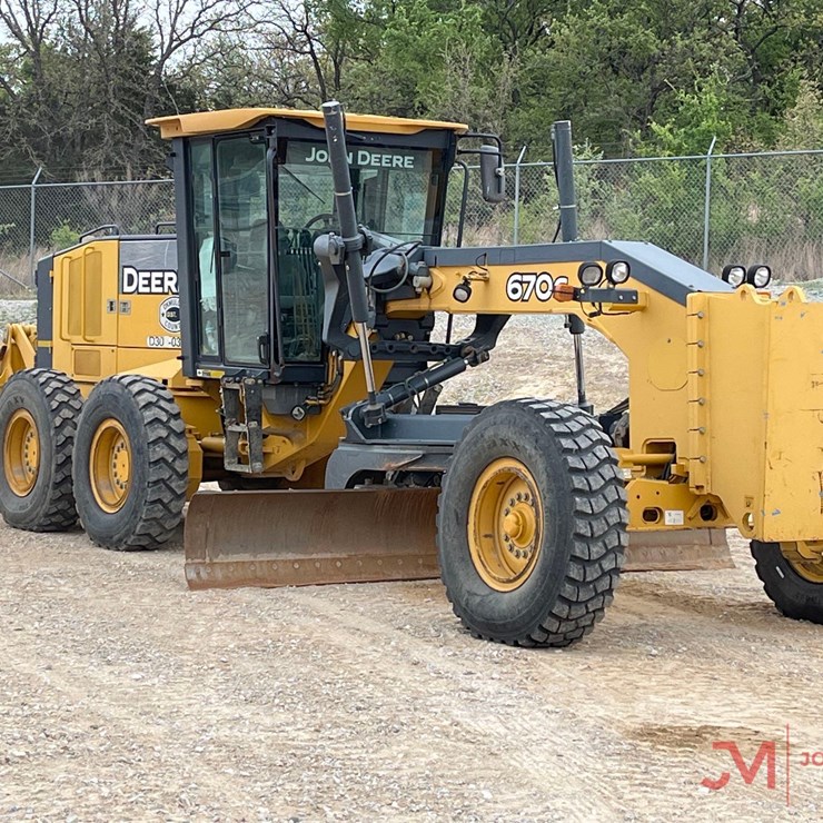 2010 DEERE 670G