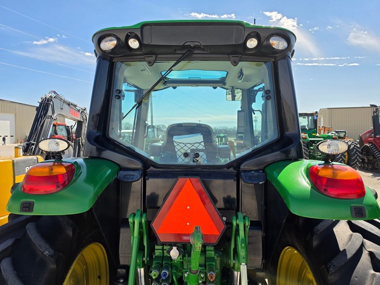 2021-john-deere-6140m-image-12