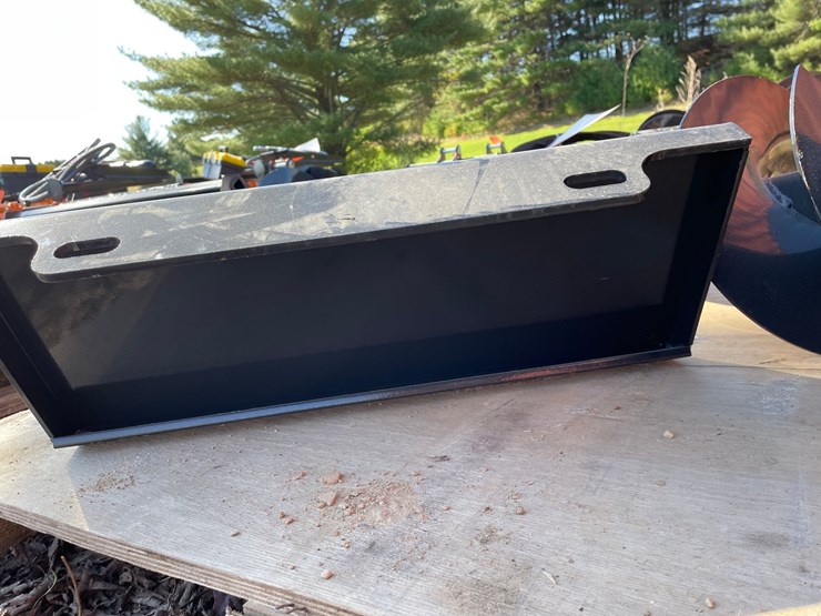 #2303-•-new-wolverine-mini-skid-steer-auger-drive-and-bit-attachment-image-12