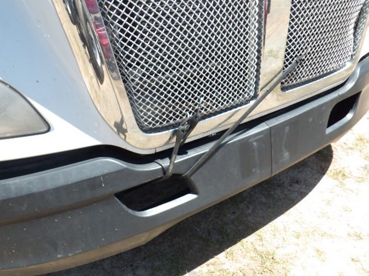 2022-kenworth-t680-image-4
