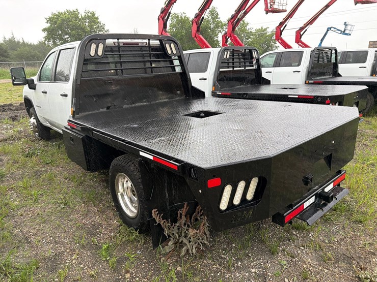 2020-chevrolet-3500-image-4