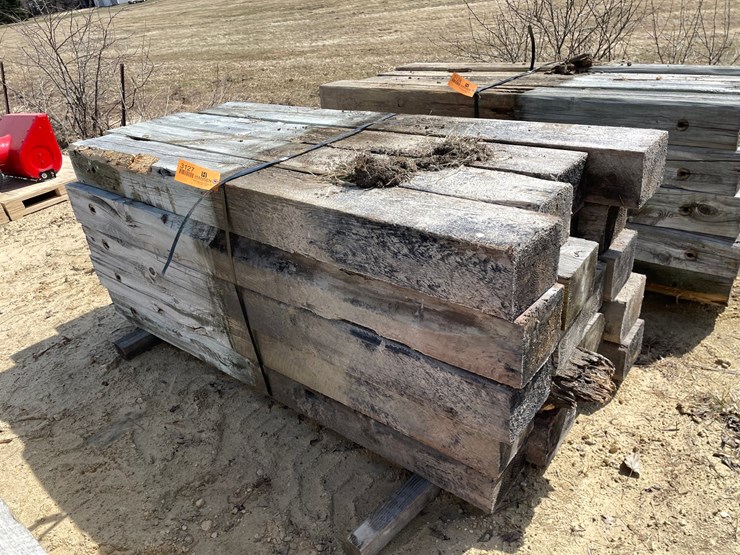 #3127-•-bundle-of-used-guard-rail-posts-image-1