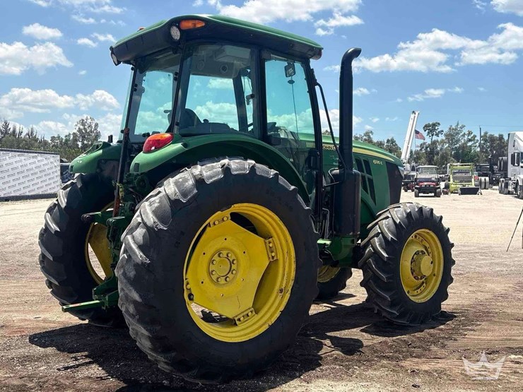 2016-john-deere-6135e-image-3