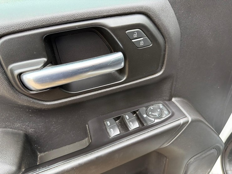 2019-chevrolet-1500-image-18