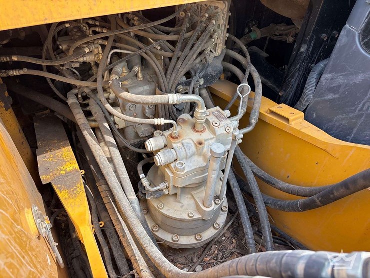 2017-deere-210g-image-16