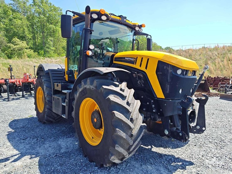 2022-jcb-fastrac-4220-image-2