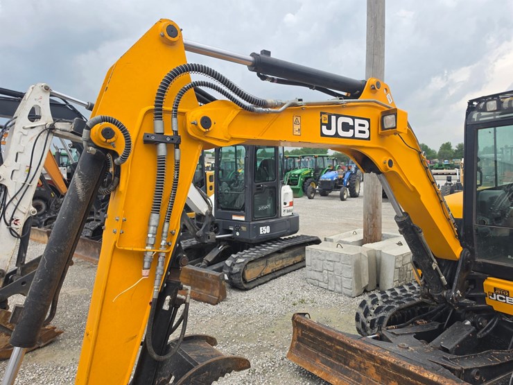 2022-jcb-50z-1-image-3