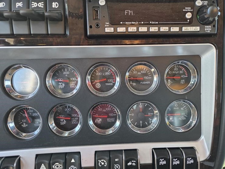 2026-kenworth-t800-image-22