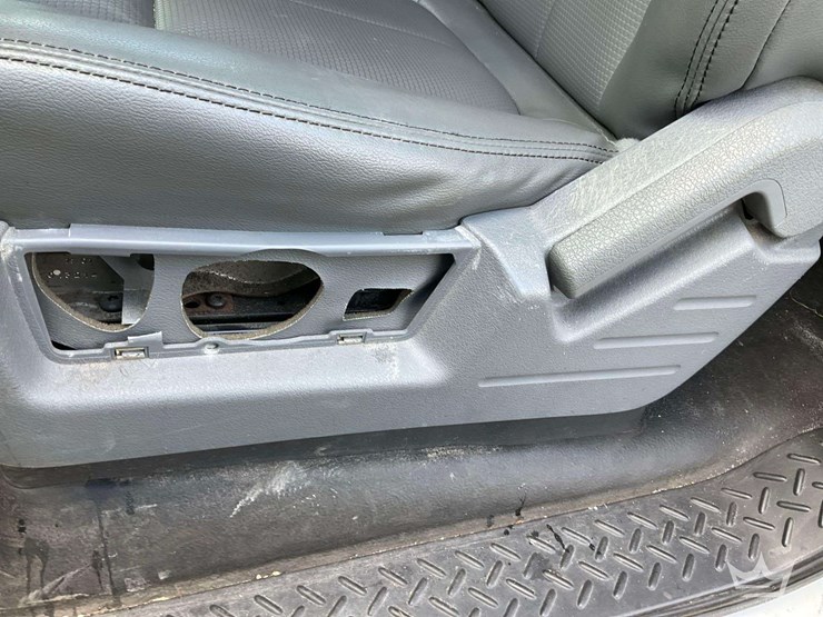 2014-ford-f150-image-12