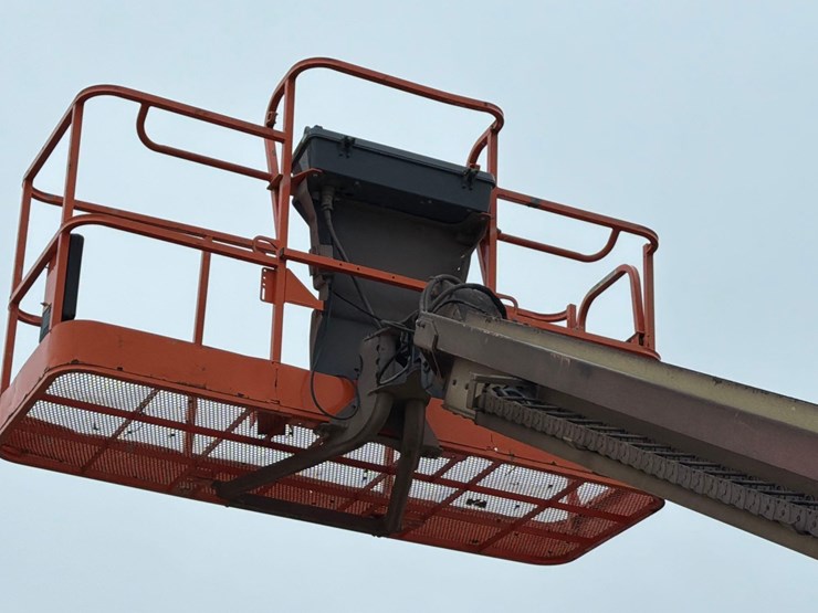 jlg-400s-image-9