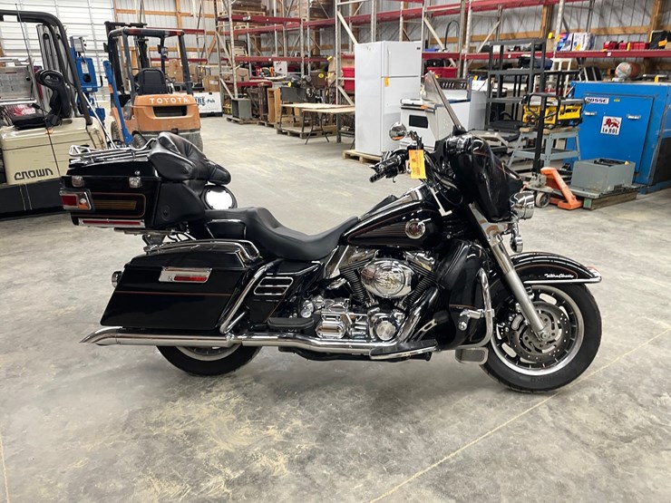 #210-•-2001-harley-davidson-ultra-classic-motorcycle-(has-wi-title)-image-2