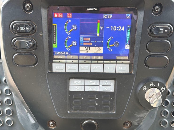 2020-komatsu-d61px-24-image-25
