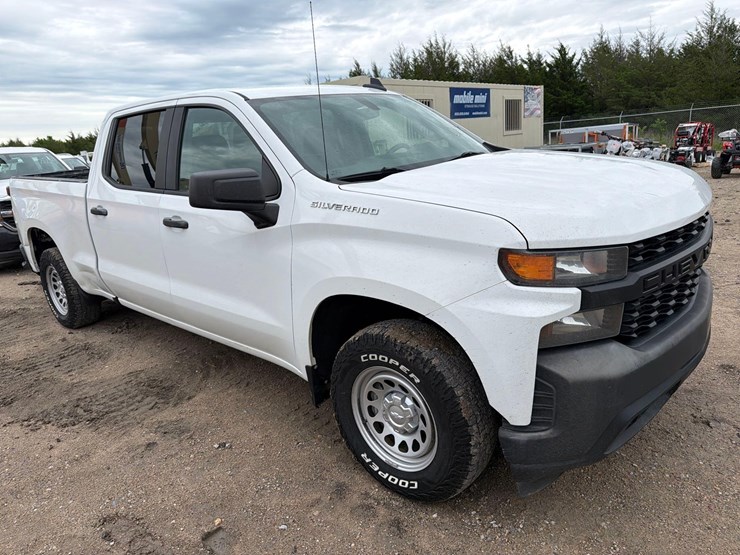 2020-chevrolet-1500-image-3