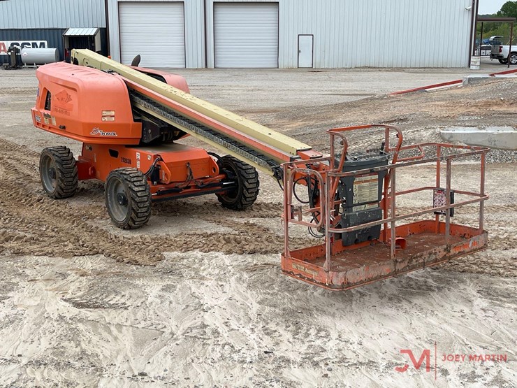 2018-jlg-600s-image-4