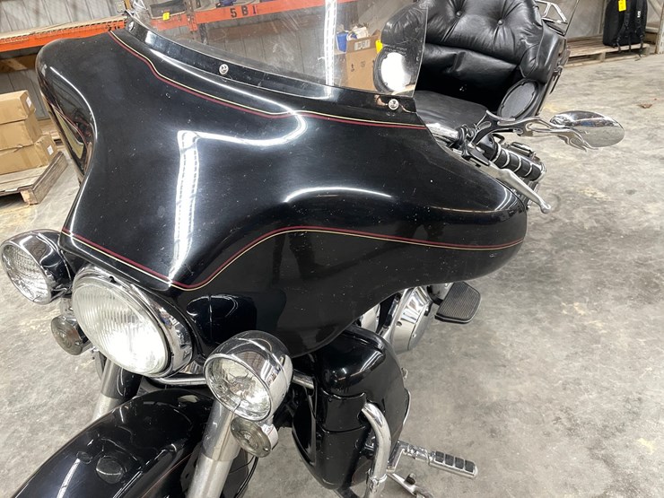 #210-•-2001-harley-davidson-ultra-classic-motorcycle-(has-wi-title)-image-9