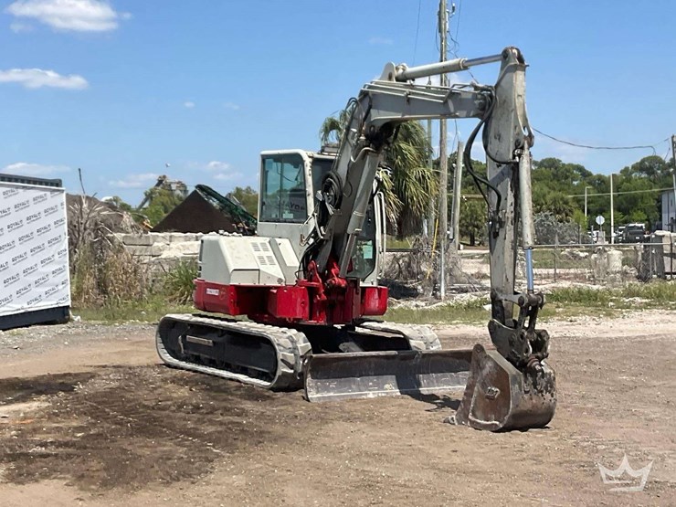 2016-takeuchi-tb280fr-image-2