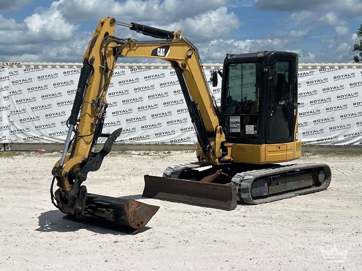2013-caterpillar-305.5e-image-1