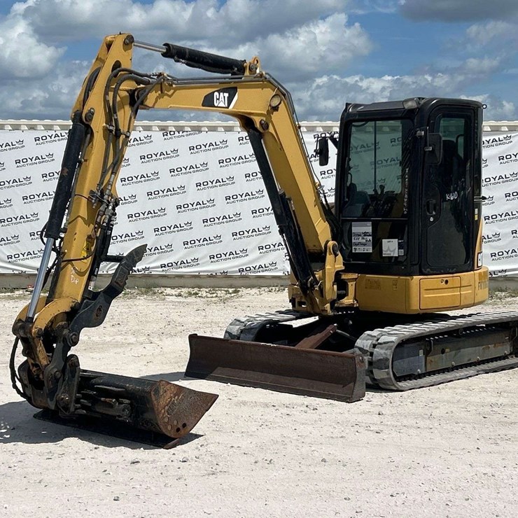 2013 CATERPILLAR 305.5E