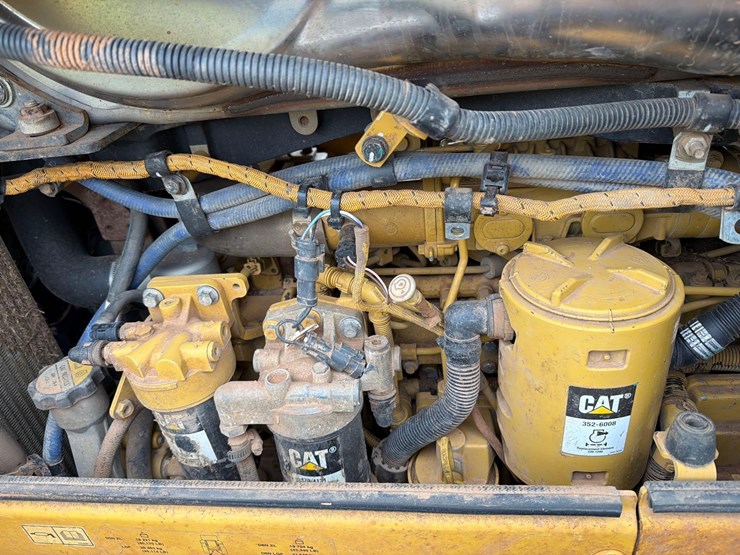 2019-caterpillar-d6n-lgp-image-22