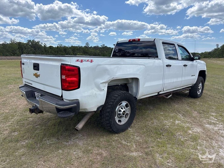2015-chevrolet-silverado-2500hd-image-3